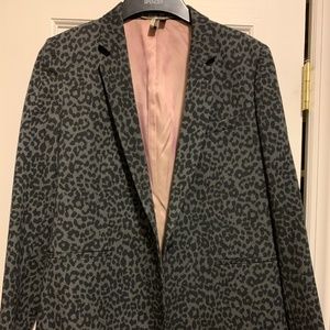 Beautiful TopShop gray leopard print jacket